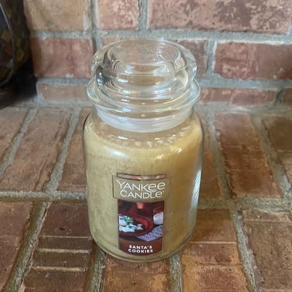 NEW Yankee Candle Santa's Cookies Large Jar Candle - Picture 2 of 4